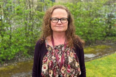 Julie Davies.jpg