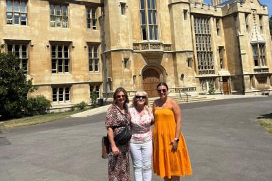 Emily, Anie, Cathy at Lambeth P.jfif